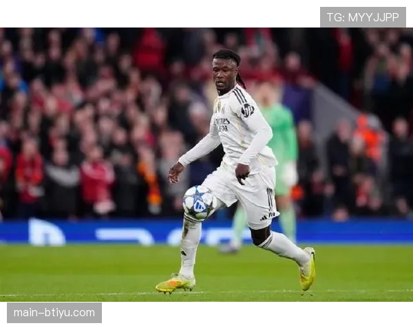 卡马文加呼吁团队配合 皇马更衣室氛围需关注